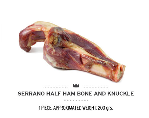 Medio hueso de brocheta de jamón serrano para perros. Half ham bone knuckle for dogs.