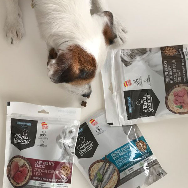 La vida con Pancho y Tapas Gourmet de Mediterranean Natural para perros